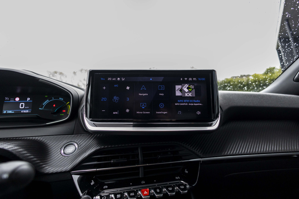 Peugeot e-2008 (X039RP) met abonnement