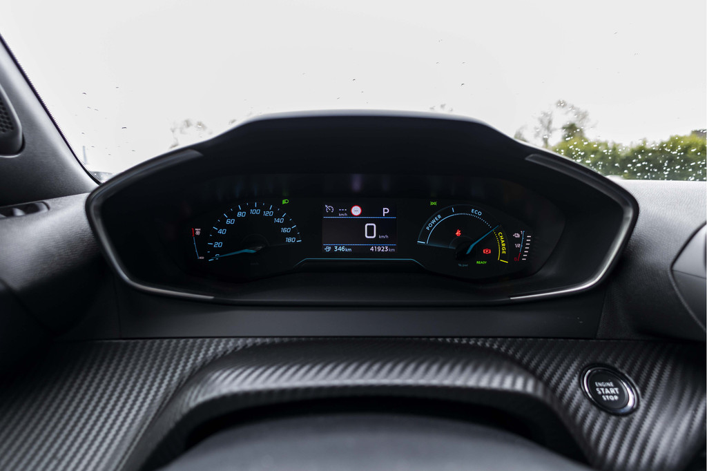 Peugeot e-2008 (X039RP) met abonnement