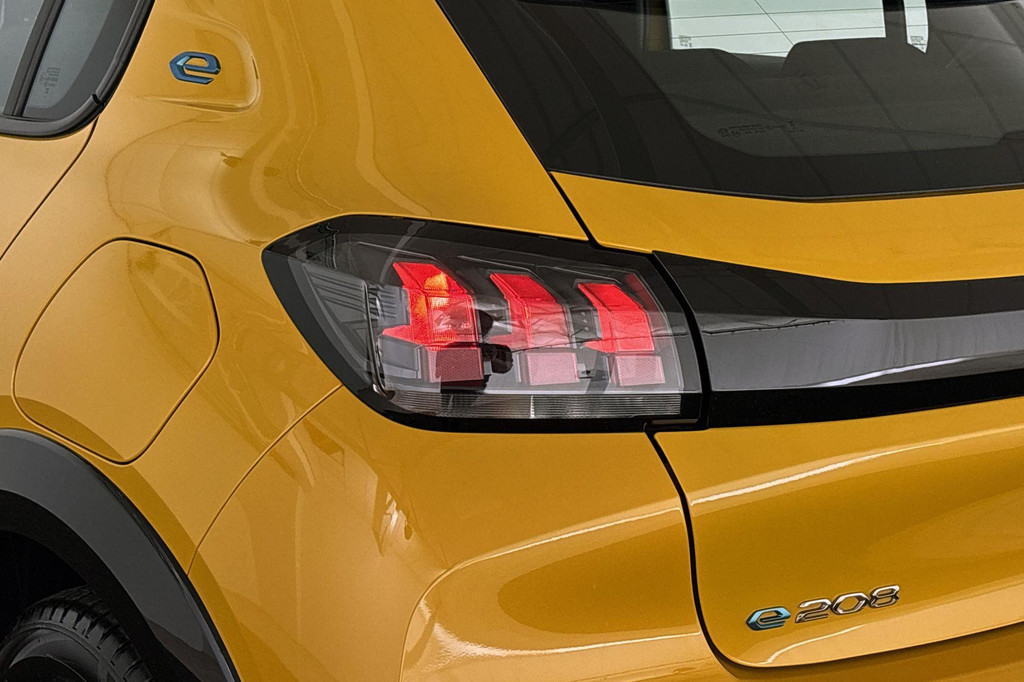 Peugeot e-208 (T495PB) met abonnement