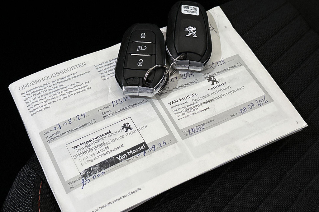 Peugeot e-208 (T495PB) met abonnement