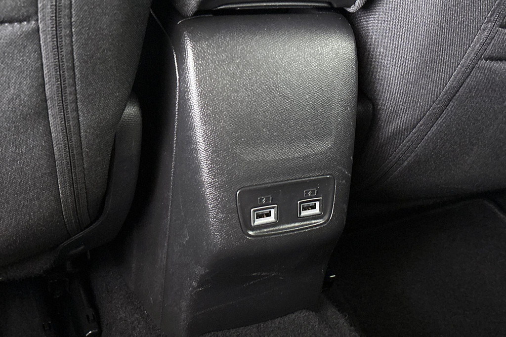 Peugeot e-208 (T495PB) met abonnement