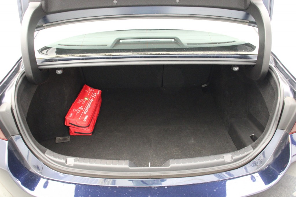 Mazda 3 (R568ZZ) met abonnement