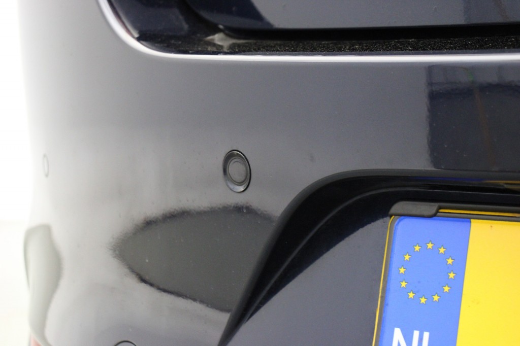 Mazda 3 (R568ZZ) met abonnement