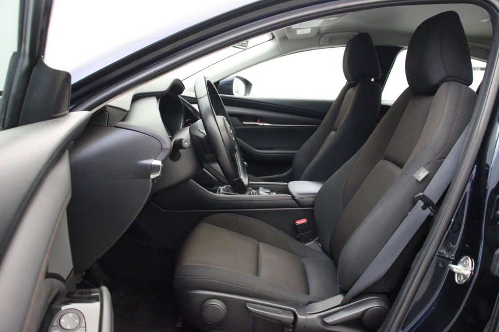 Mazda 3 (R568ZZ) met abonnement