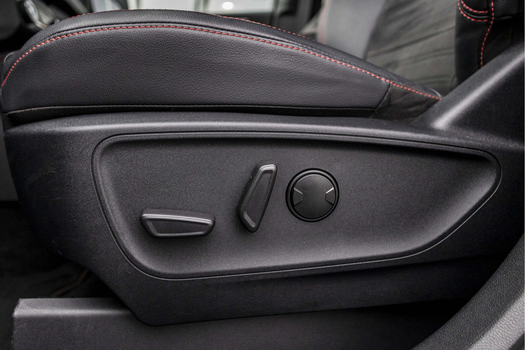 Ford Kuga (P786LG) met abonnement