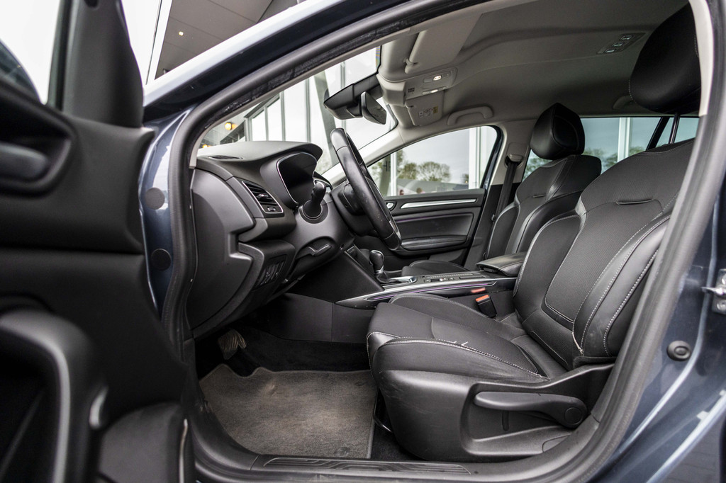 Renault MEGANE Estate (KFK77L) met abonnement