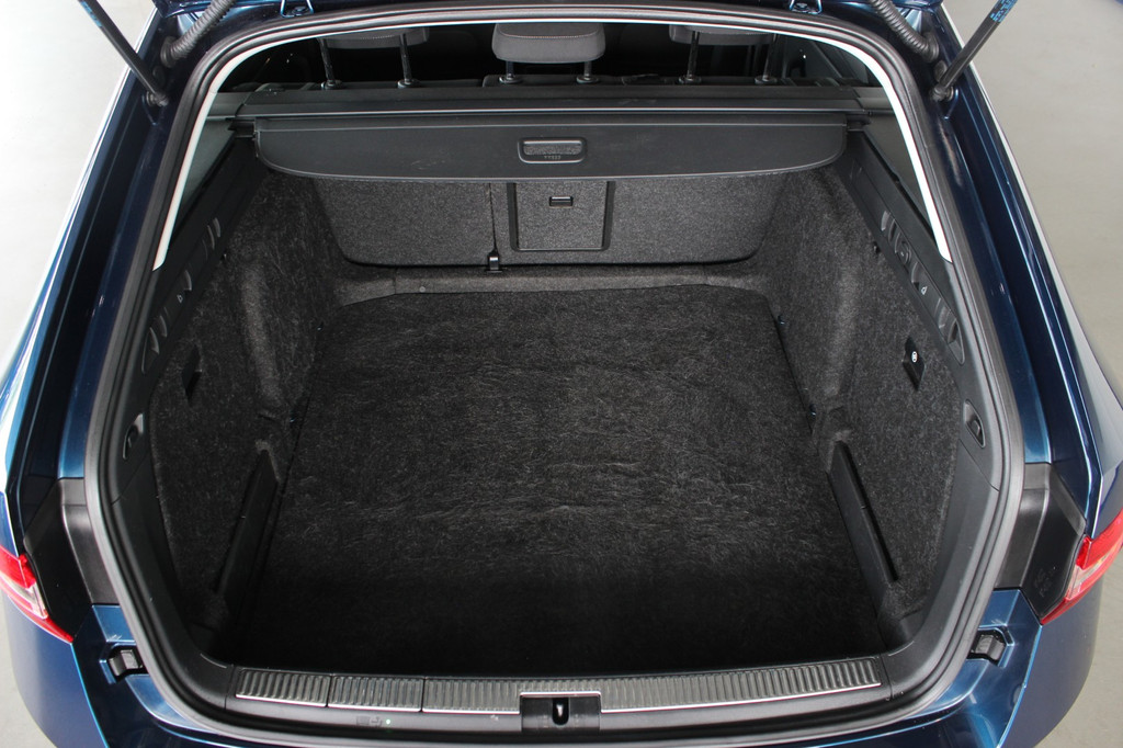 ŠKODA Superb (P416BP) met abonnement