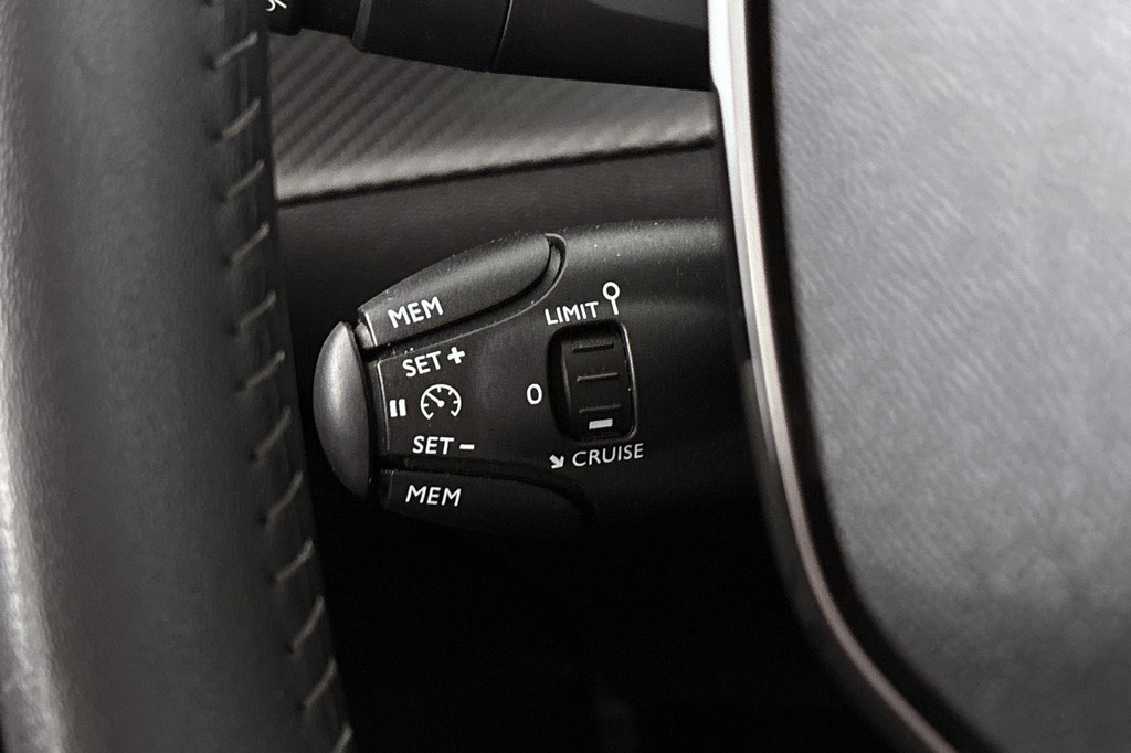 Peugeot 208 (T048TS) met abonnement