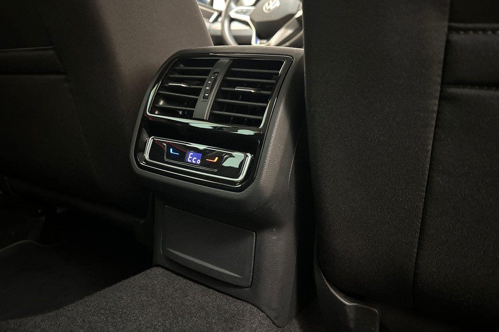 Volkswagen Passat (KHG28Z) met abonnement