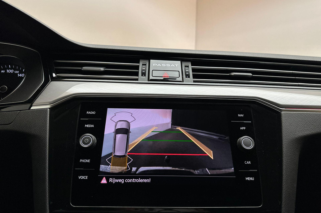 Volkswagen Passat (KHG28Z) met abonnement