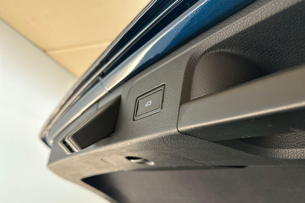 Volkswagen Passat (KHG28Z) met abonnement