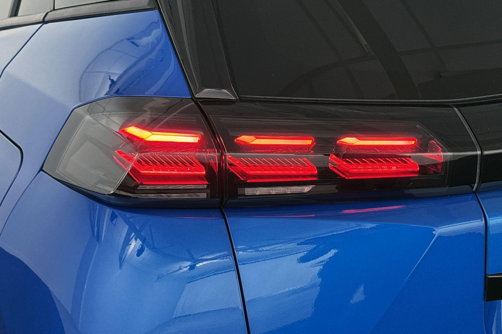 Peugeot e-2008 (X883SP) met abonnement