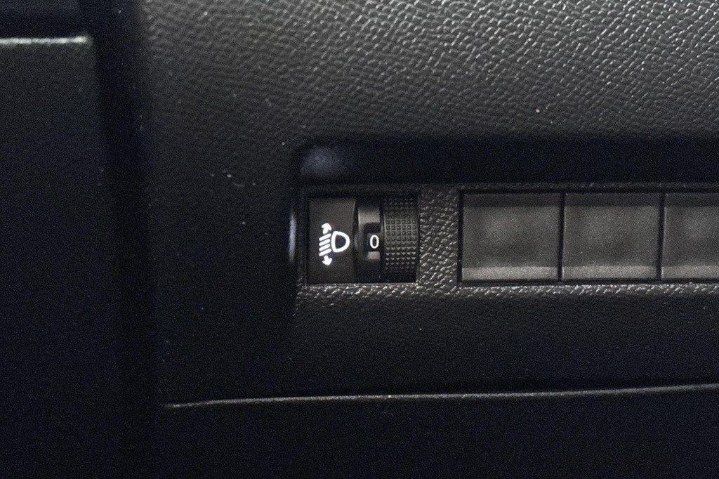 Peugeot e-2008 (X883SP) met abonnement