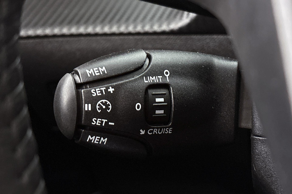 Peugeot e-2008 (X883SP) met abonnement