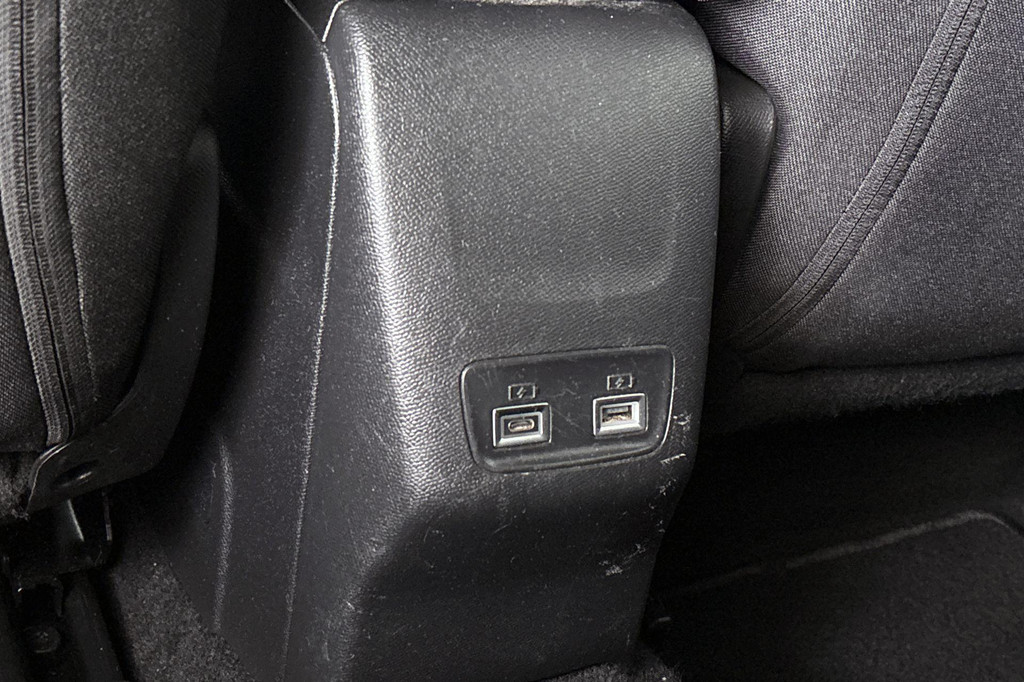 Peugeot e-2008 (X883SP) met abonnement