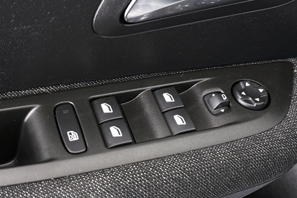 Peugeot 208 (GZX22V) met abonnement