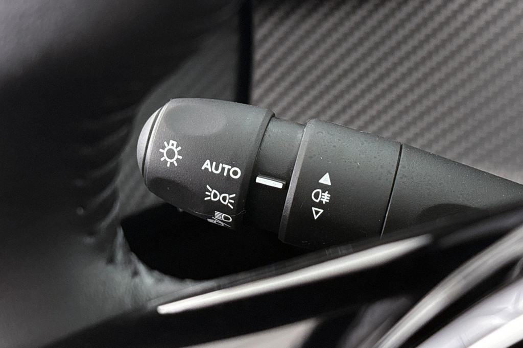 Peugeot 208 (GZX22V) met abonnement