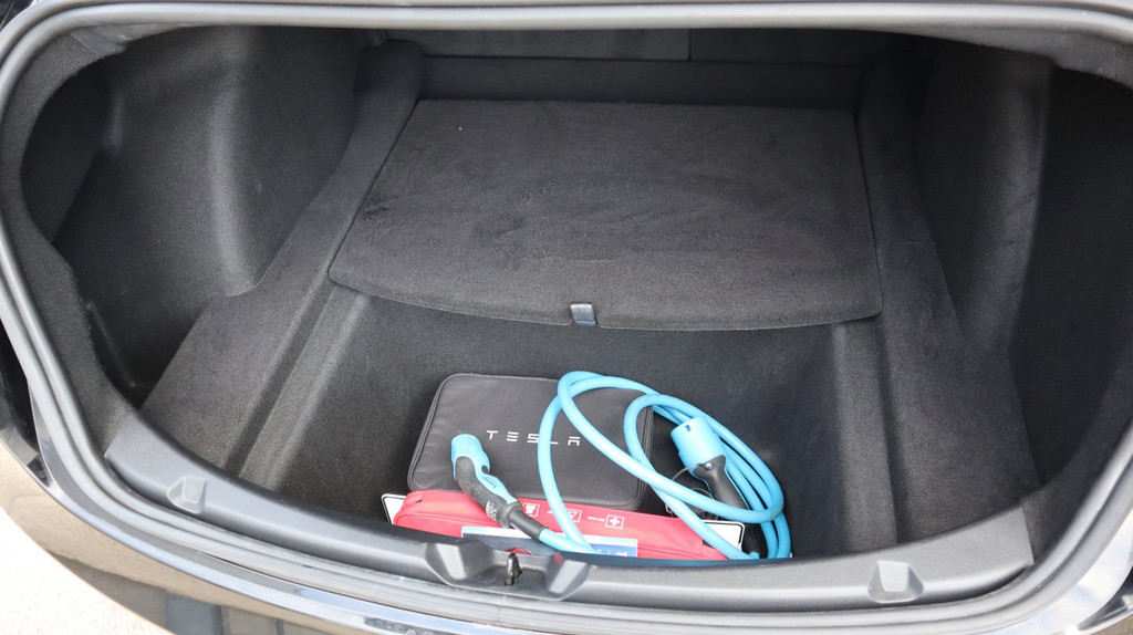 Tesla Model 3 (K915FF) met abonnement