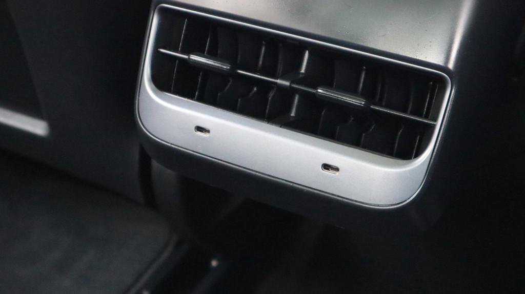 Tesla Model 3 (K915FF) met abonnement