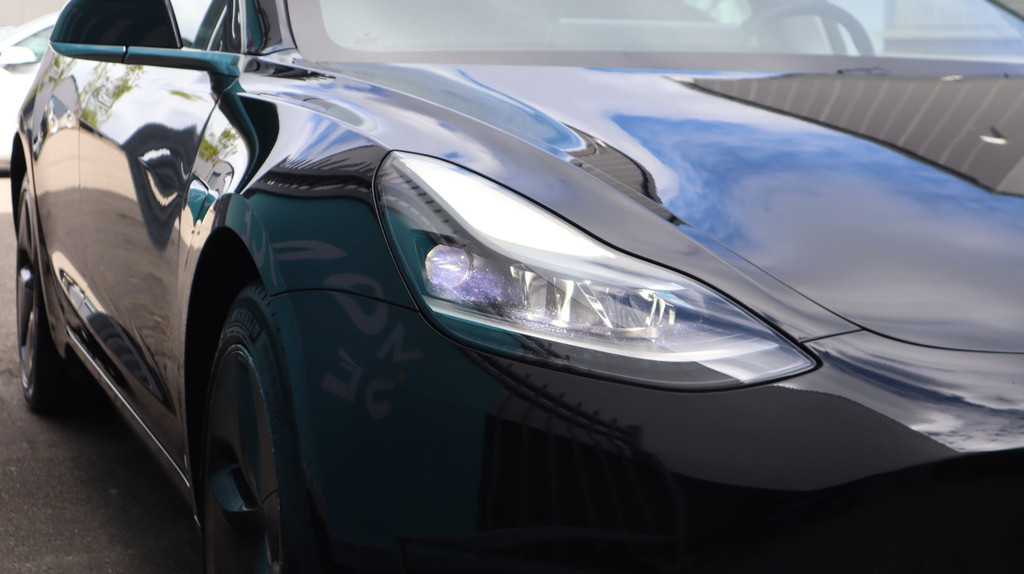 Tesla Model 3 (K915FF) met abonnement