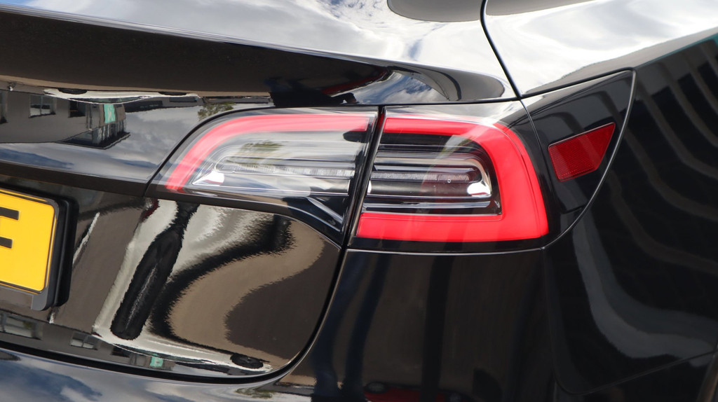 Tesla Model 3 (K915FF) met abonnement