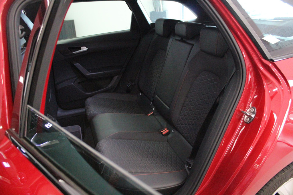 Seat Leon Sportstourer (L543BZ) met abonnement