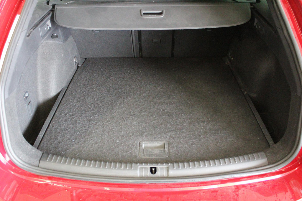 Seat Leon Sportstourer (L543BZ) met abonnement