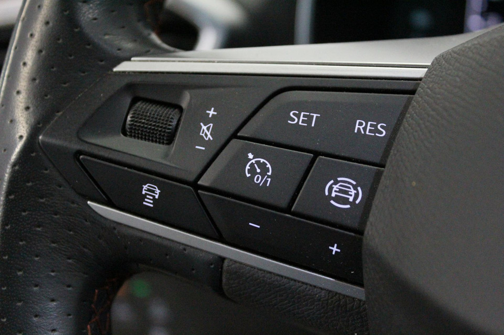 Seat Leon Sportstourer (L543BZ) met abonnement