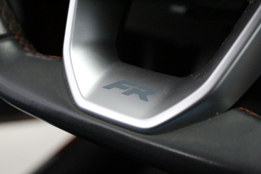 Seat Leon Sportstourer (L543BZ) met abonnement