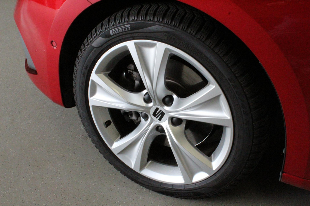 Seat Leon Sportstourer (L543BZ) met abonnement