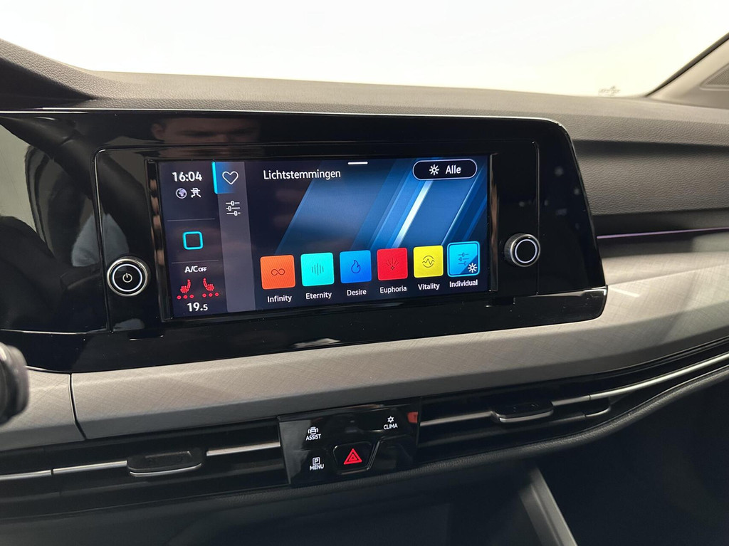 Volkswagen Golf (S734RS) met abonnement