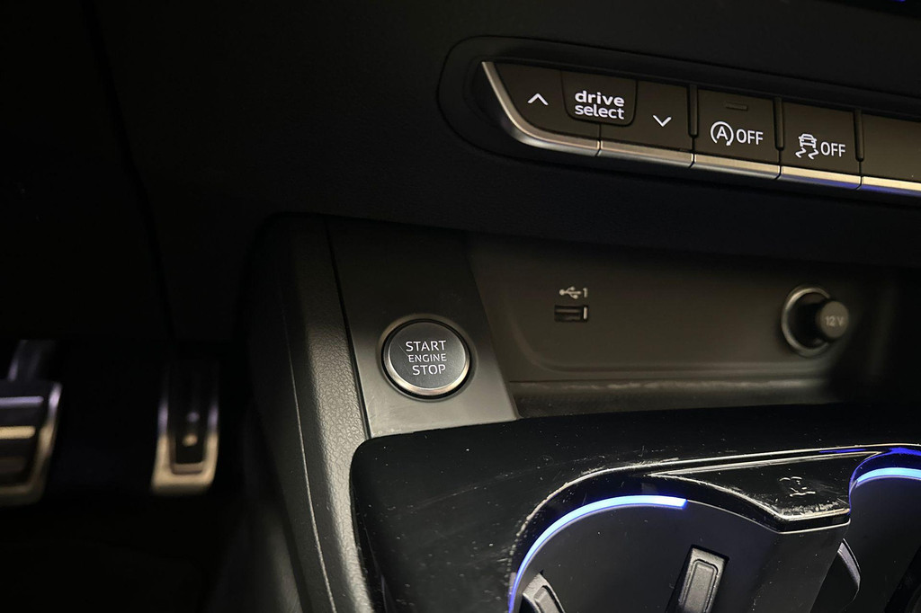 Audi A4 (Z642JF) met abonnement