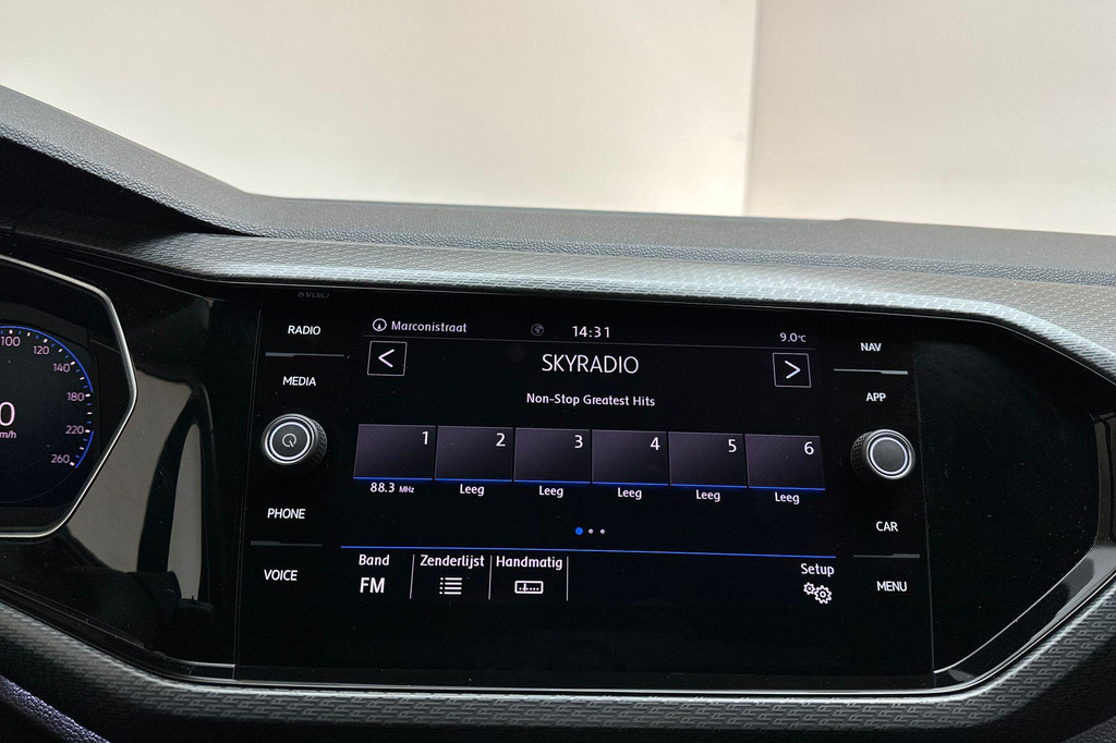 Volkswagen T-Cross (H787SH) met abonnement
