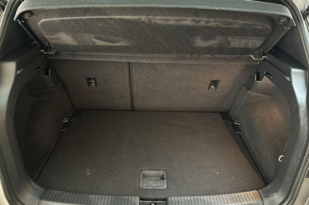 Volkswagen T-Cross (H787SH) met abonnement