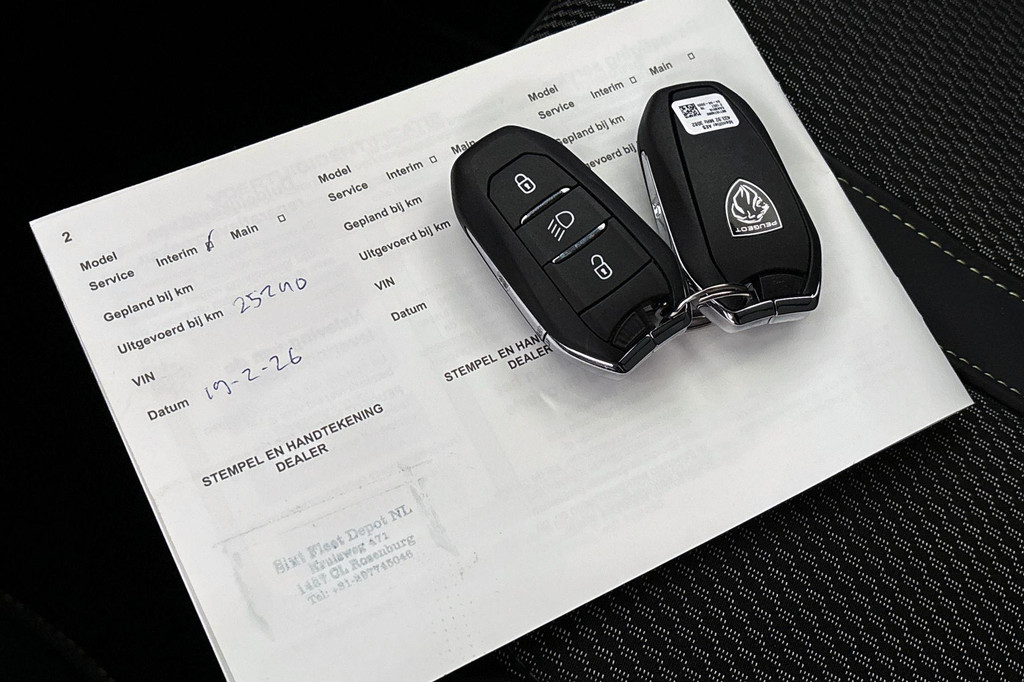 Peugeot 208 (HRX09F) met abonnement