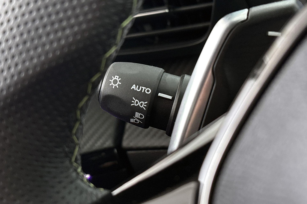 Peugeot 208 (HRX09F) met abonnement