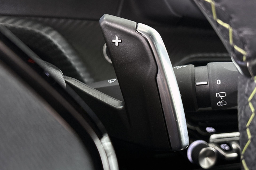 Peugeot 208 (HRX09F) met abonnement