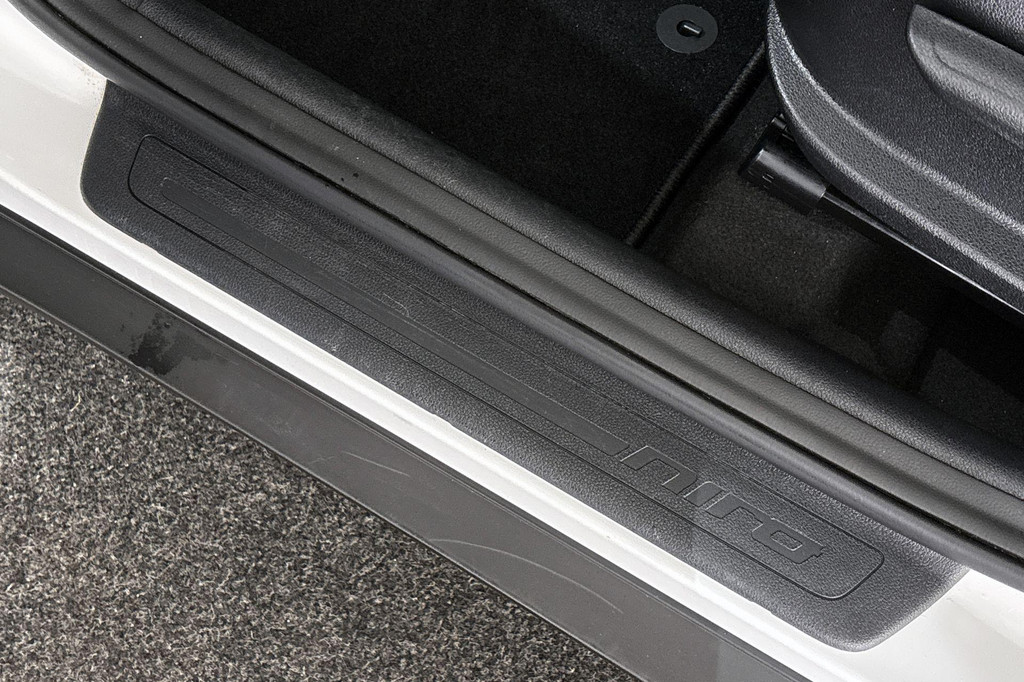 Kia Niro (KFK65N) met abonnement