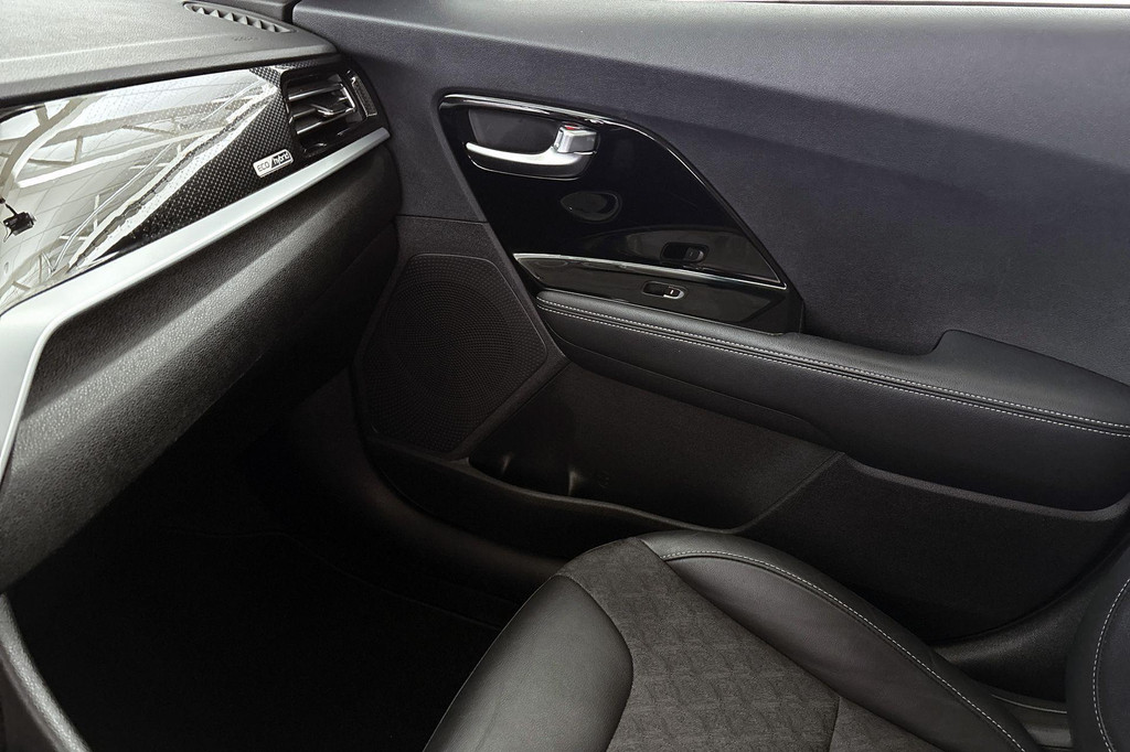 Kia Niro (KFK65N) met abonnement