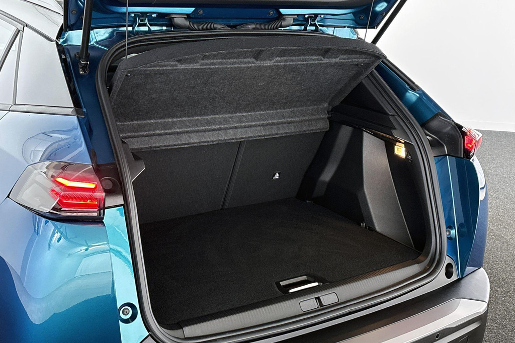 Peugeot e-2008 (JVG16T) met abonnement