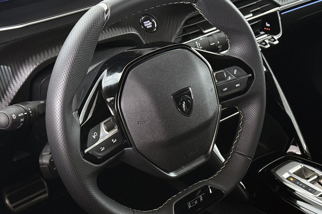 Peugeot e-2008 (JVG16T) met abonnement