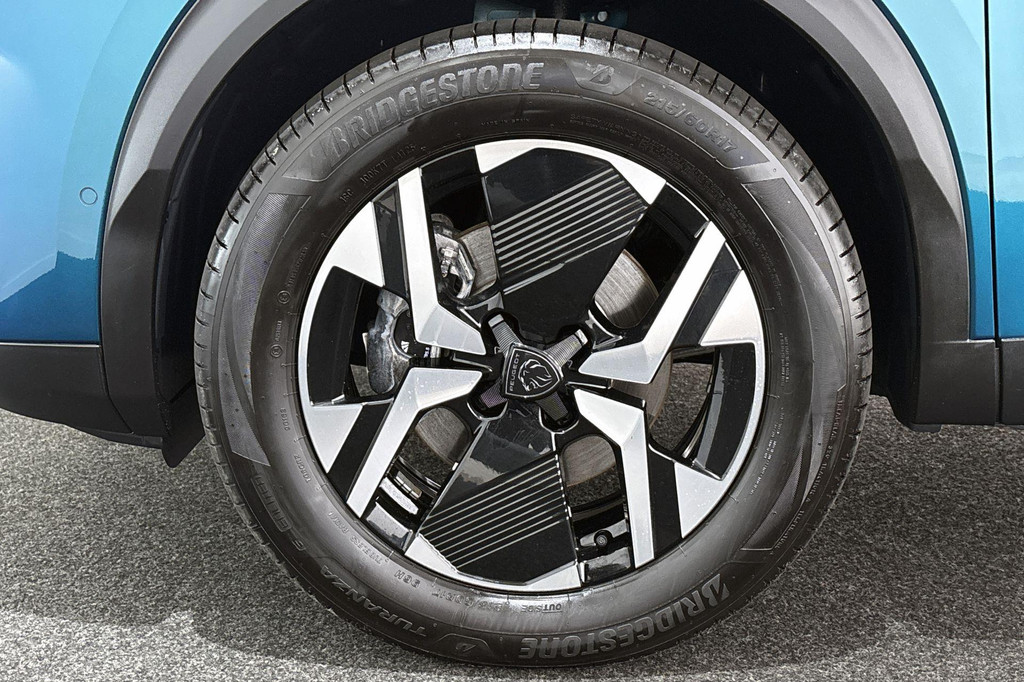 Peugeot e-2008 (JVG16T) met abonnement