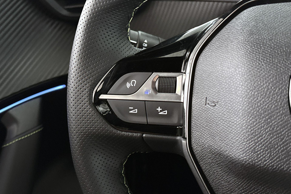 Peugeot e-2008 (JVG16T) met abonnement