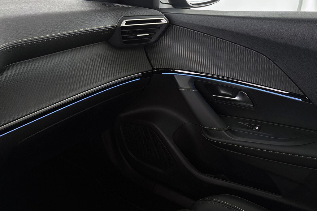 Peugeot e-2008 (JVG16T) met abonnement