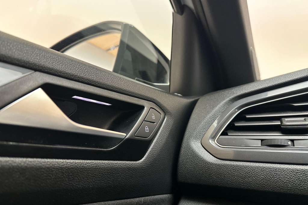 Volkswagen T-Roc (L972RT) met abonnement