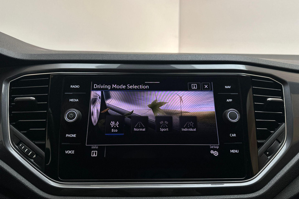 Volkswagen T-Roc (L972RT) met abonnement