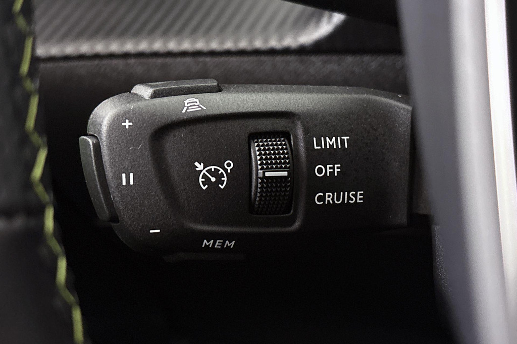 Peugeot e-208 (S633LL) met abonnement