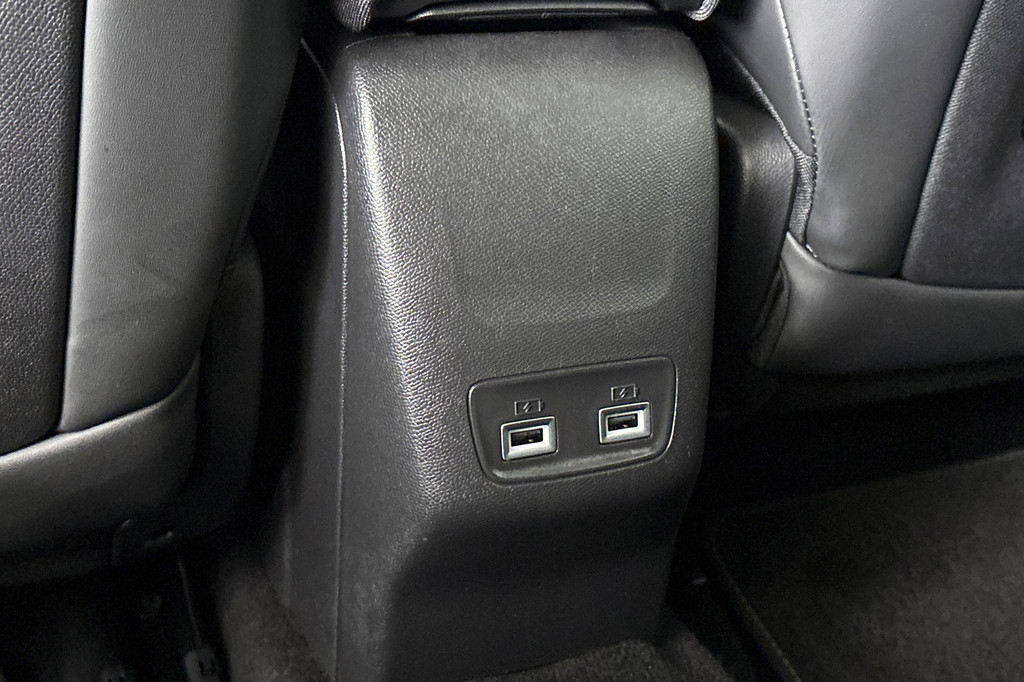 Peugeot e-208 (S633LL) met abonnement