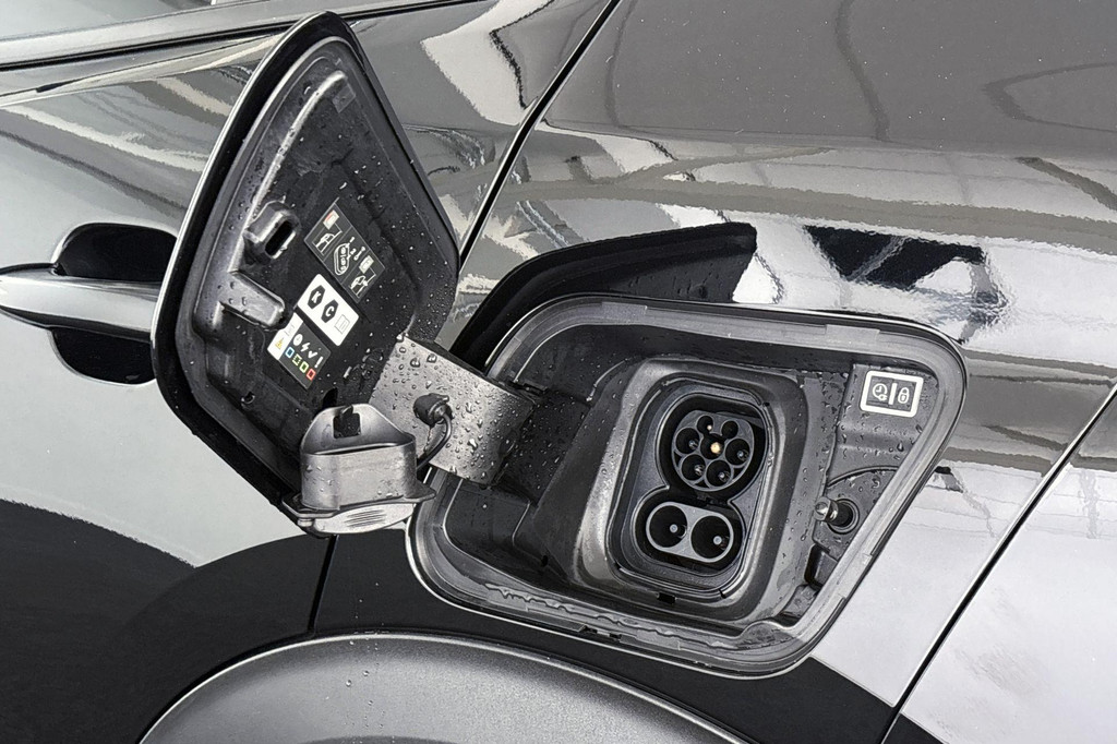 Peugeot e-2008 (L497VL) met abonnement