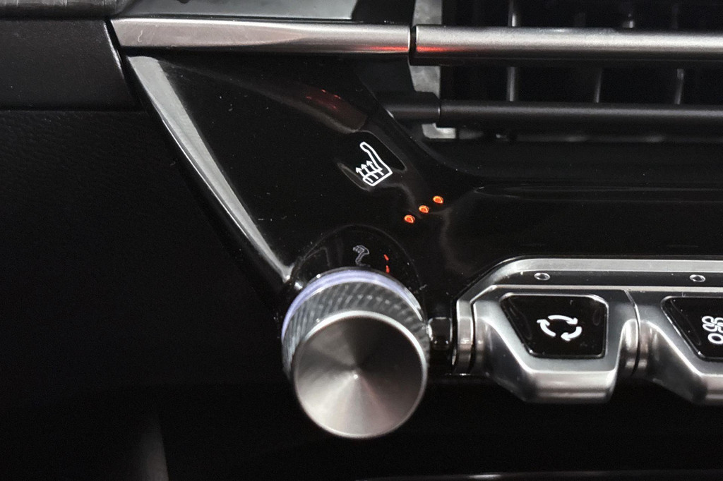 Peugeot e-208 (T611SH) met abonnement